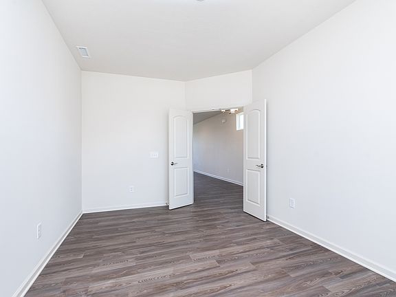3rd image of 6886 Jacone Dr