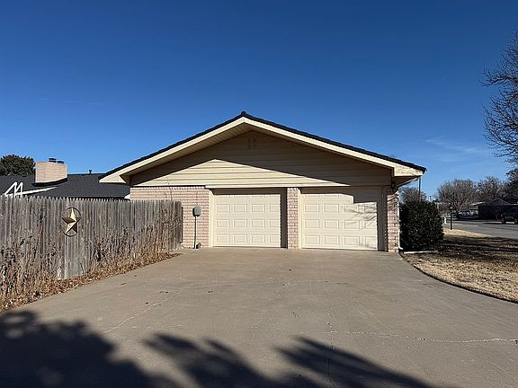 3rd image of 902 SW 9th Ave