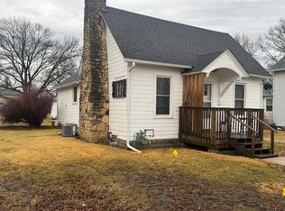 233 N Jones Ave, Amboy, IL