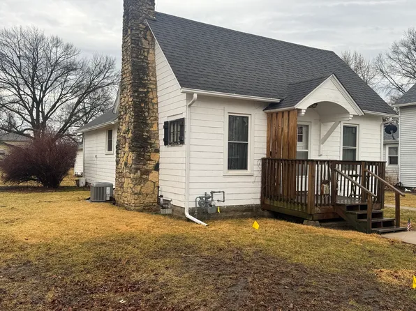 233 N Jones Ave, Amboy, IL 61310