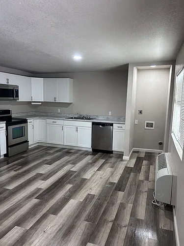 1601 W Main St #4 Photo 1