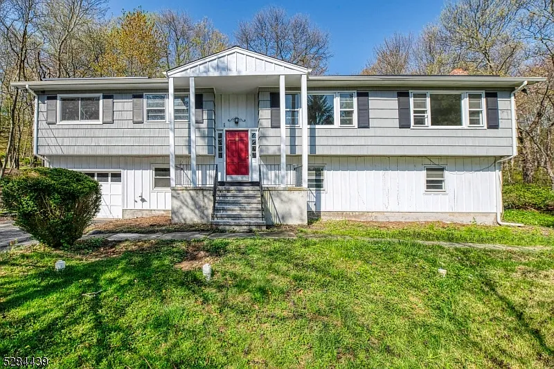 625 Snake Den Rd photo 1