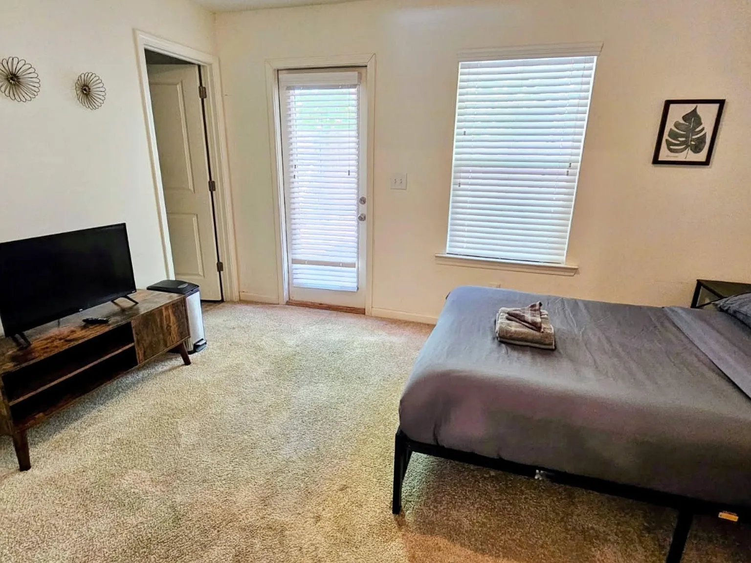 4 bed, 2.5 bath, 1456 sqft, $1,455 — Photo 2