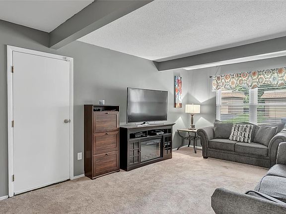 5th image of 11828 Sologne Ct