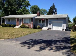 101 Ticonderoga Dr, Warwick, RI 02889