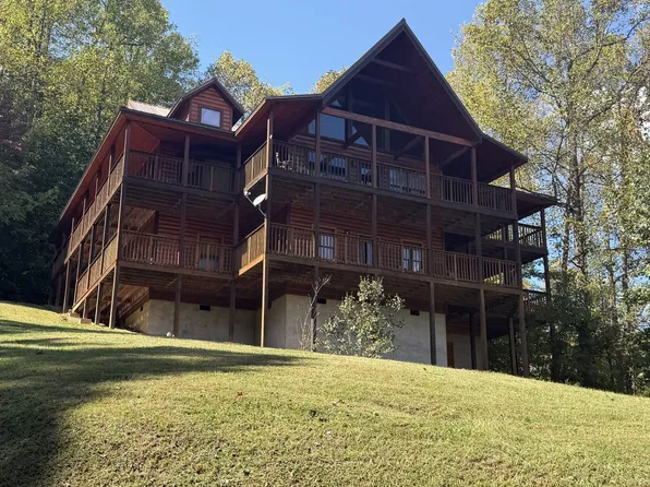 4172 Burning Tree Ln, Sevierville, TN 37862