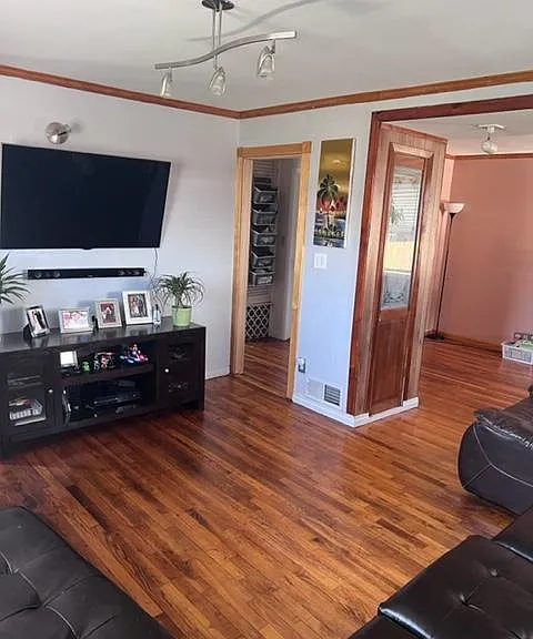 Bright Ave — Photo 2