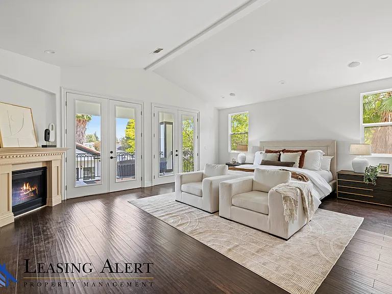 5011 Hayvenhurst Ave #5011 — Photo 31