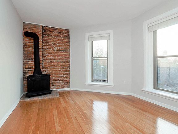 5th image of 2200 N Clark St #208
