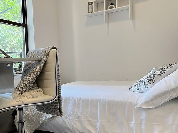 2nd image of 2403 Cambreleng Ave #3-AB