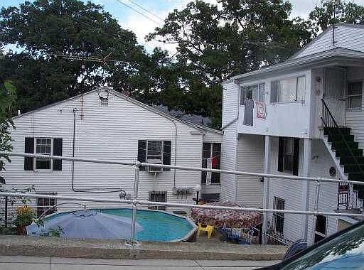Side view of lot and house facing Welles