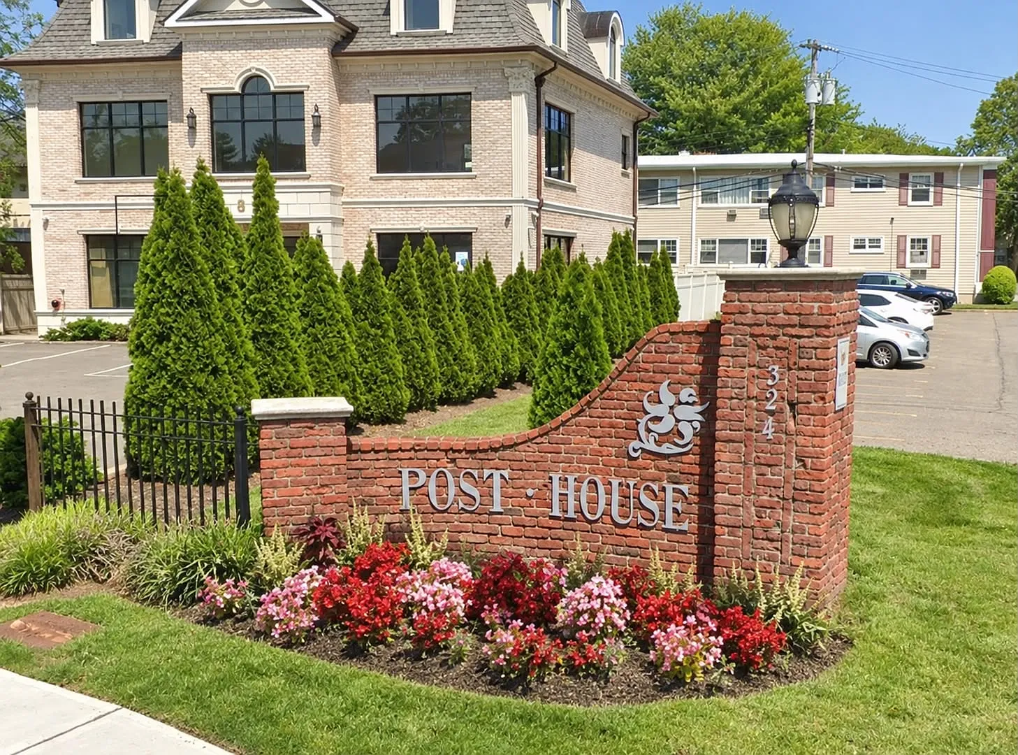 324 Post Ave — Photo 1