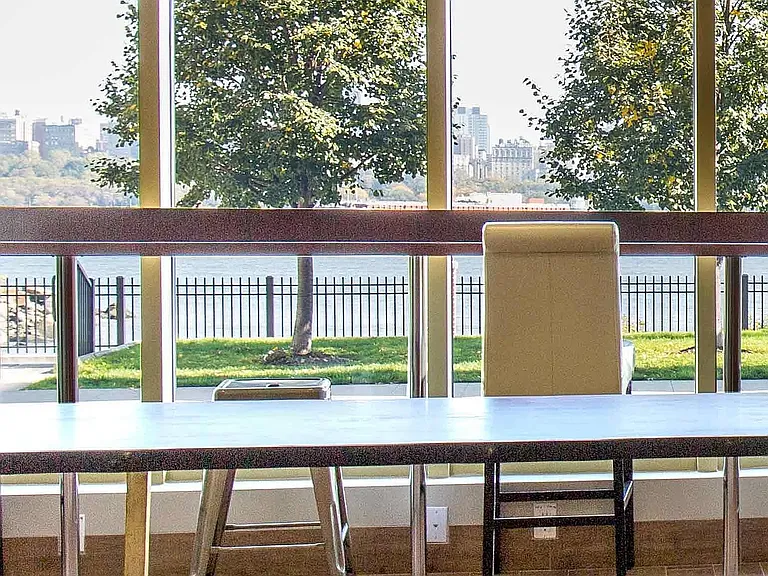 The View at Edgewater — Photo 15