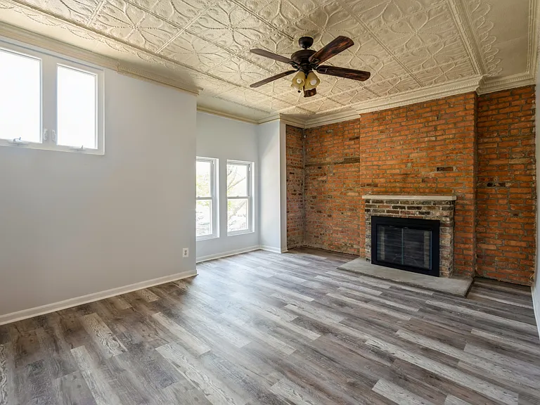 425 E 41st St #2 — Photo 3
