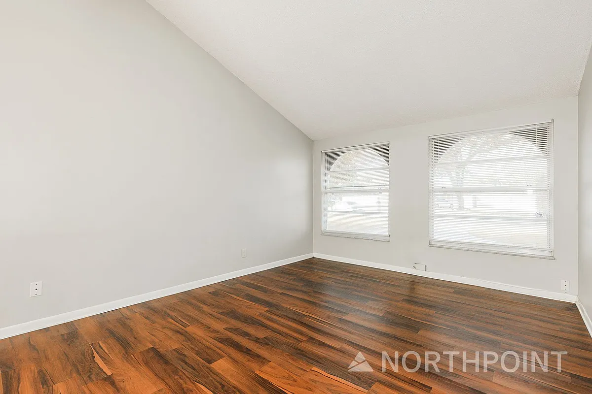 Building Photo - 601 Highview Ter S