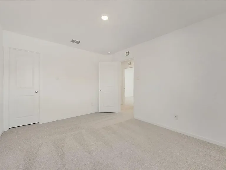 233 Ashbrook St — Photo 16