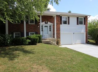 1720 Chestnut Ln, Hoffman Estates, IL 60192