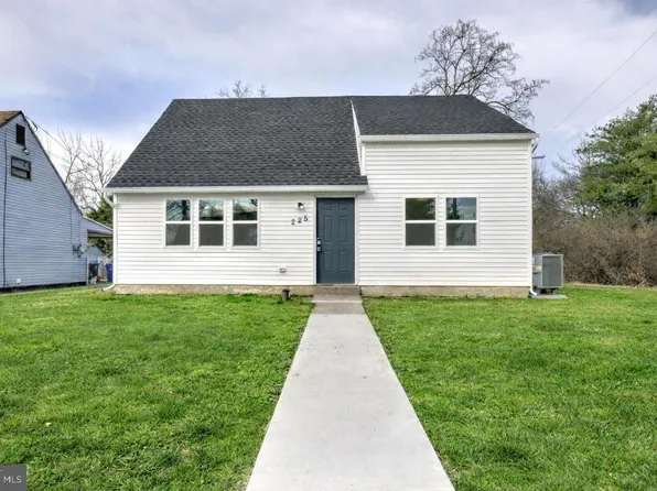 225 Potts Dr, Pottstown, PA 19464