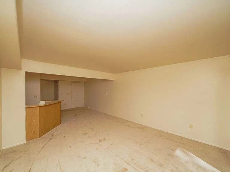 Canal Club Apartments — Photo 8