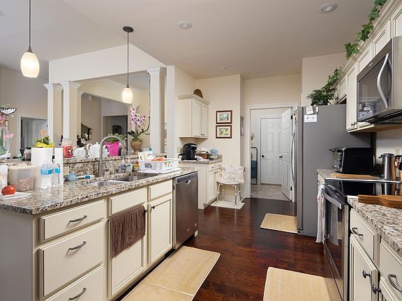 5th image of 274 Clairmont Dr #274
