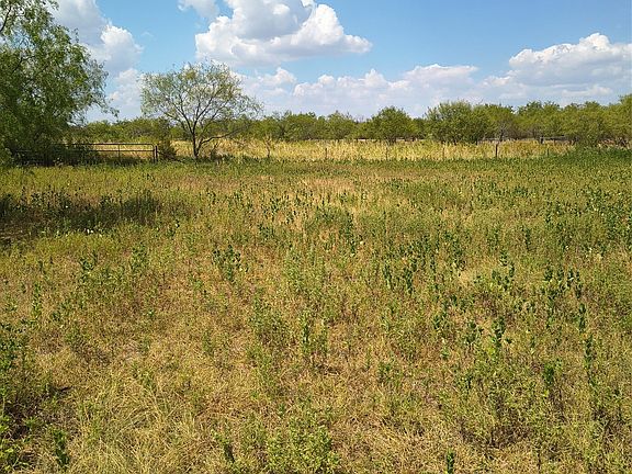 5th image of 3601 Bluhm Rd