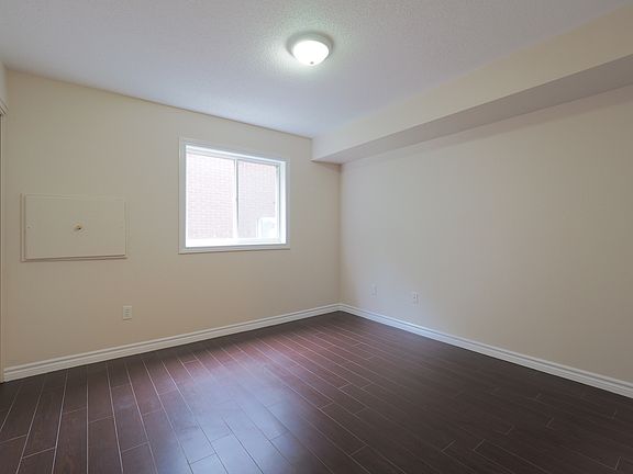 5th image of 1678 Russell Rd #4