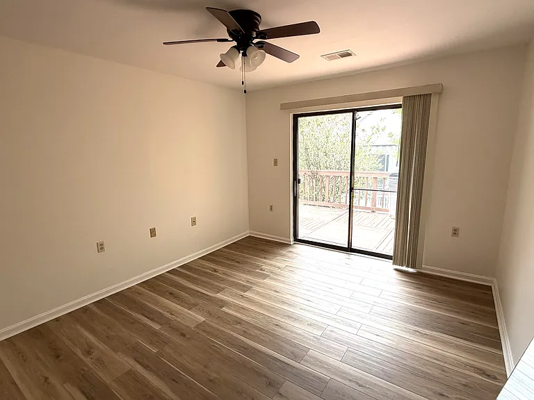 942 Ships Bell Ct — Photo 9