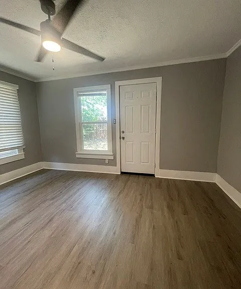 402 Graham Ave #402 — Photo 15