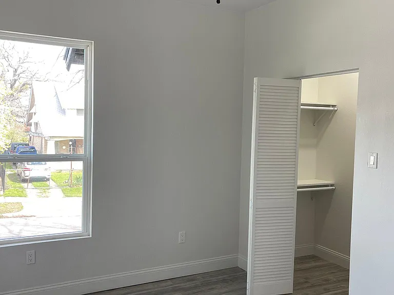 836 N Beckley Ave — Photo 10