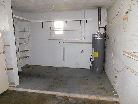 5th image of 1013 Hawkes Ave