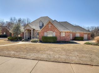 348 Heritage Green Rd, Edmond, OK 73003