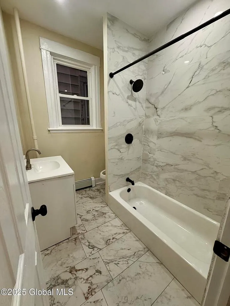 31 Bertha St — Photo 3