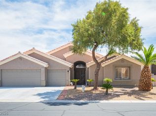 7012 Wild Wave Dr, Las Vegas, NV 89131