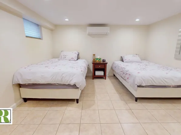 1992 New York Avenue image 14 of 18