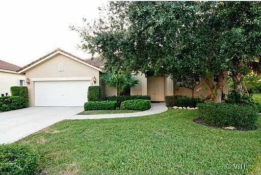 1st image of 424 Oriole Cir
