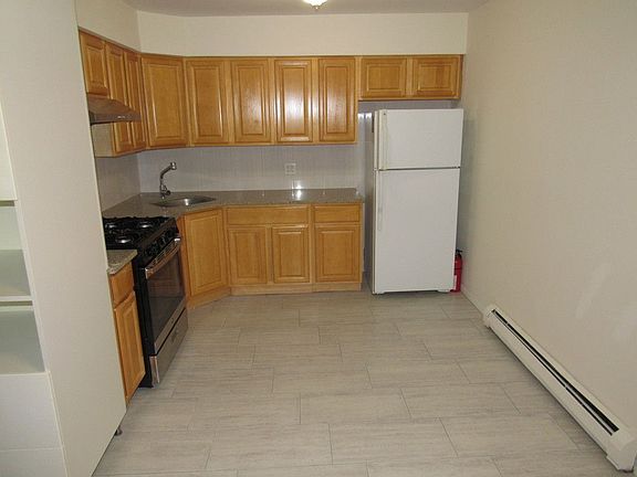 3rd image of 11215 75th Ave APT 1