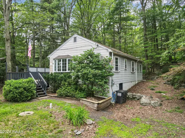 205 Aspen Rd, Dingmans Ferry, PA 18328