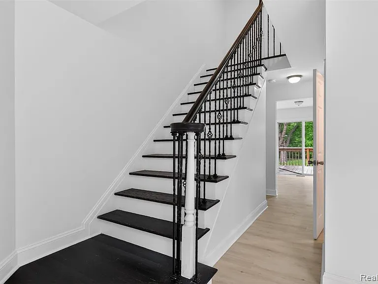 3457 Ashburnam Rd — Photo 9