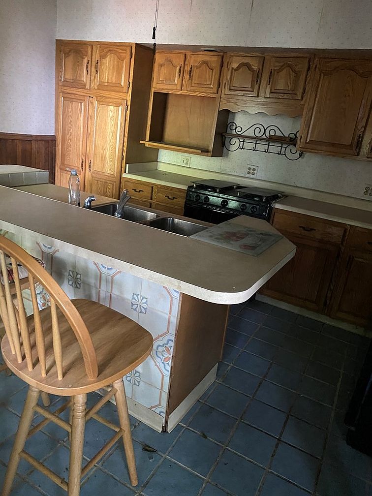 c. 1916 Fixer Upper in McMechen, WV. 59,500 Sold Old Houses Under