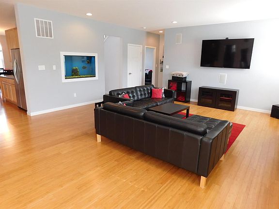 4th image of 6611 Glenstone Way