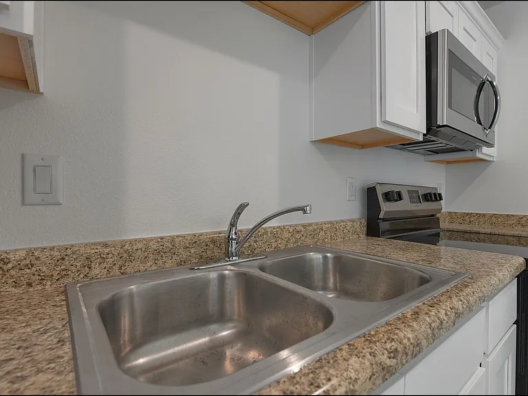 4626 Maxwell Ave — Photo 16