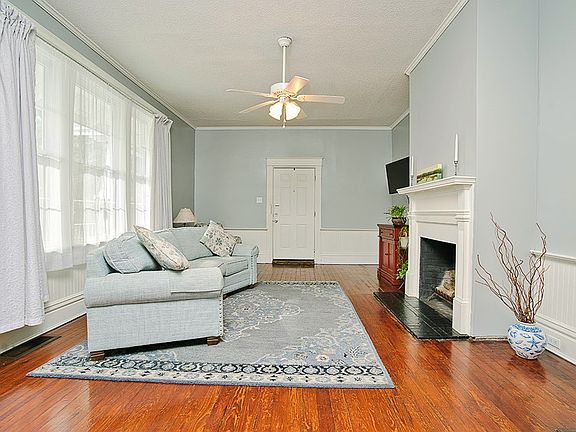 4th image of 119 Willowdale Ct