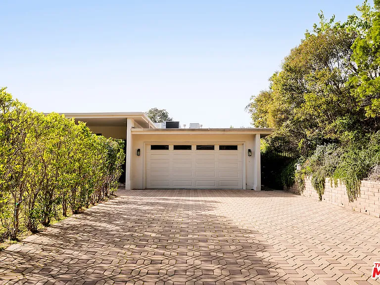 1845 Loma Vista Dr — Photo 4