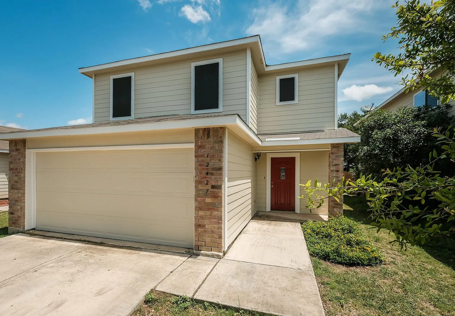 3 bed, 2.5 bath, 1856 sqft, $1,700 — Photo 1