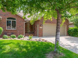 3718 E Fox Run Pl, Sioux Falls, SD 57103