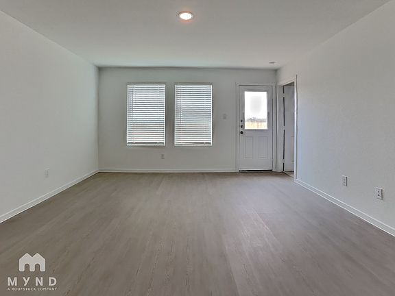 5th image of 539 River Run Way