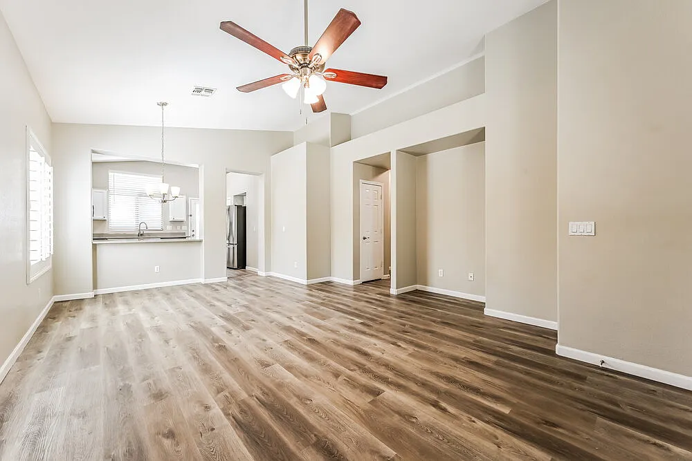 3 bed, 2.0 bath, 1264 sqft, $2,260 — Photo 3