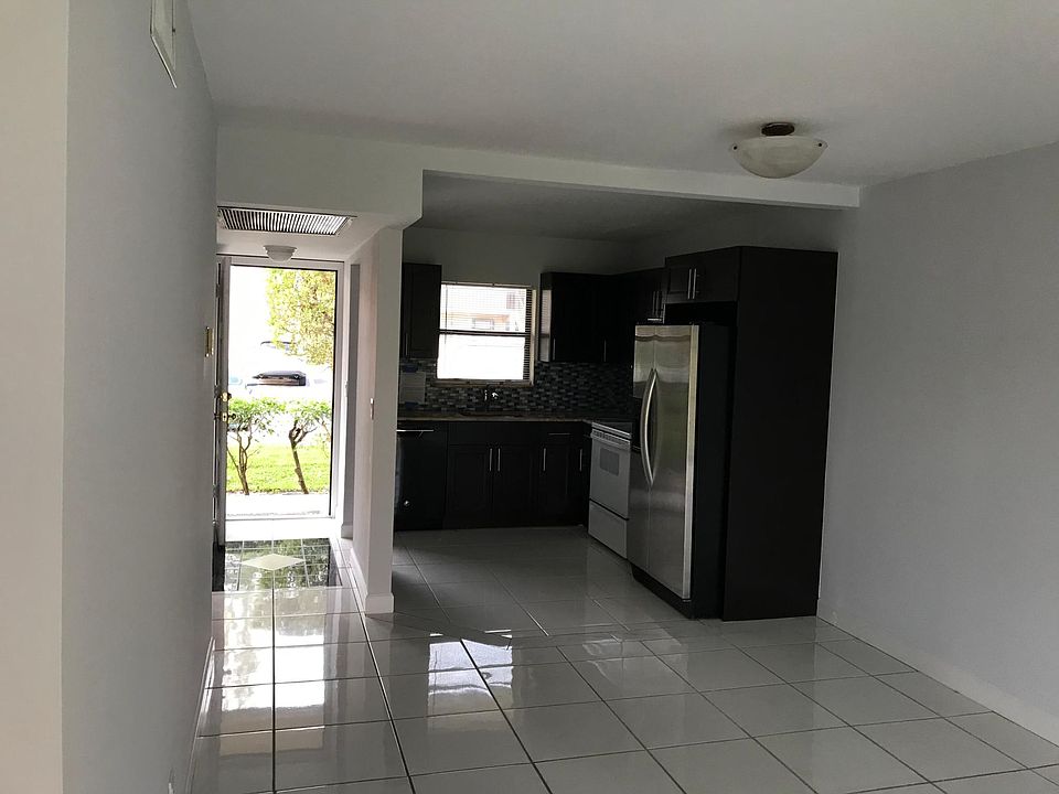 Woods At Boca Del Mar Condominiums 21895 Lake Forest Cir Boca Raton