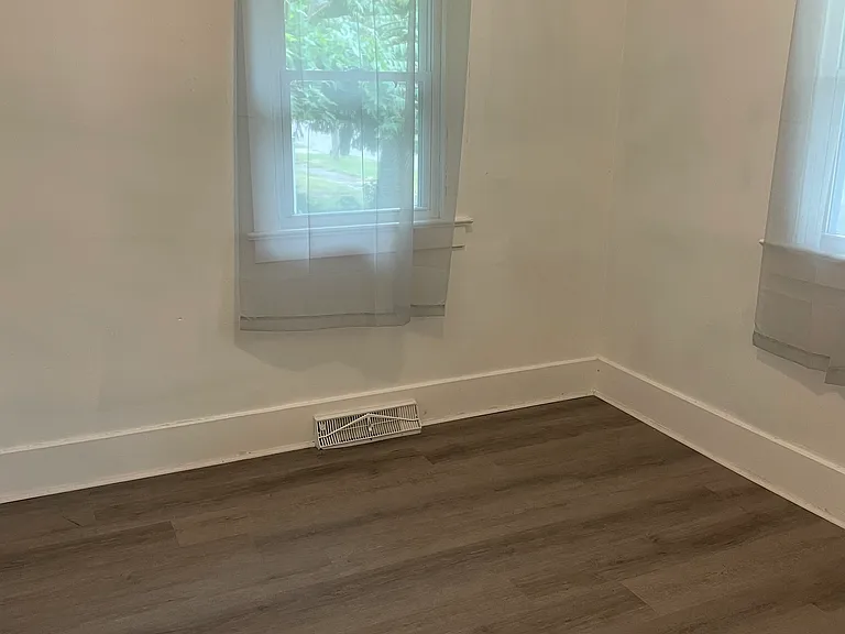 741 Barrie Ave — Photo 6
