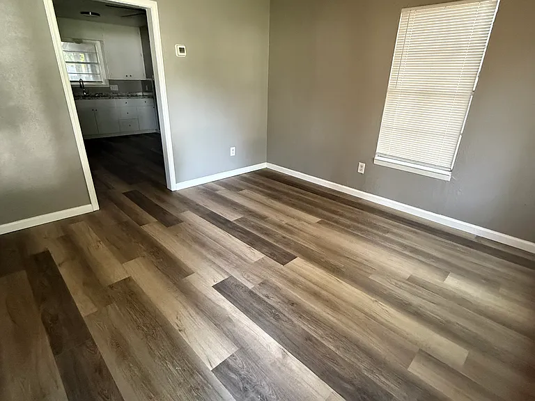 2028 Glenda Ave — Photo 4